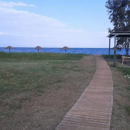 Akti * Kamáres
